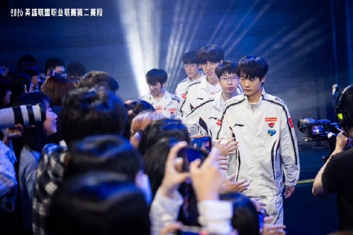 LPL发布AL赛后返图：乘风破浪，越战越勇，恭喜AL拿下胜利！